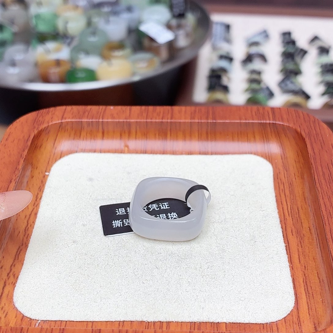 和田玉未镶嵌戒圈