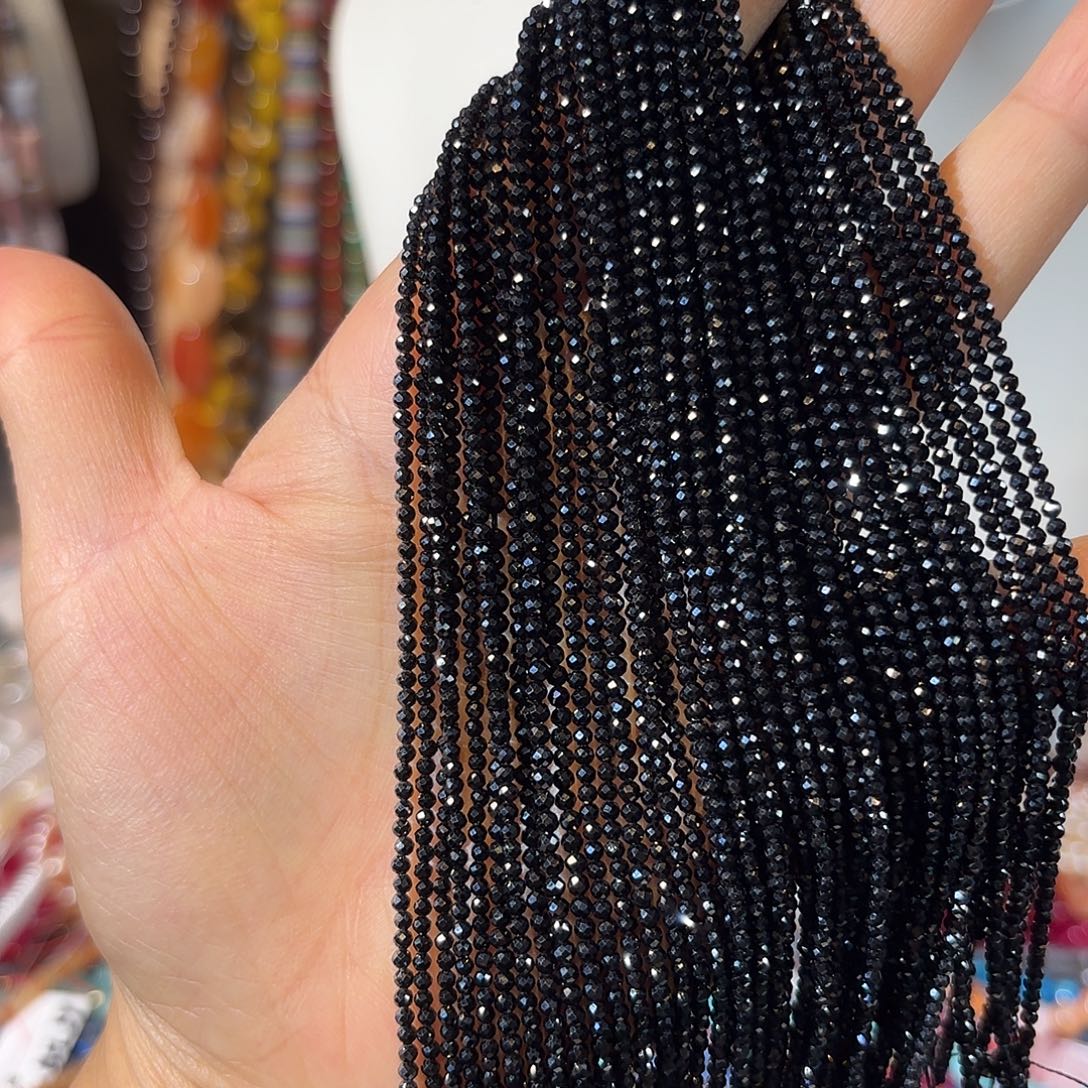 玛瑙/玉髓未镶嵌珠宝半成品黑尖晶卡2mm2条