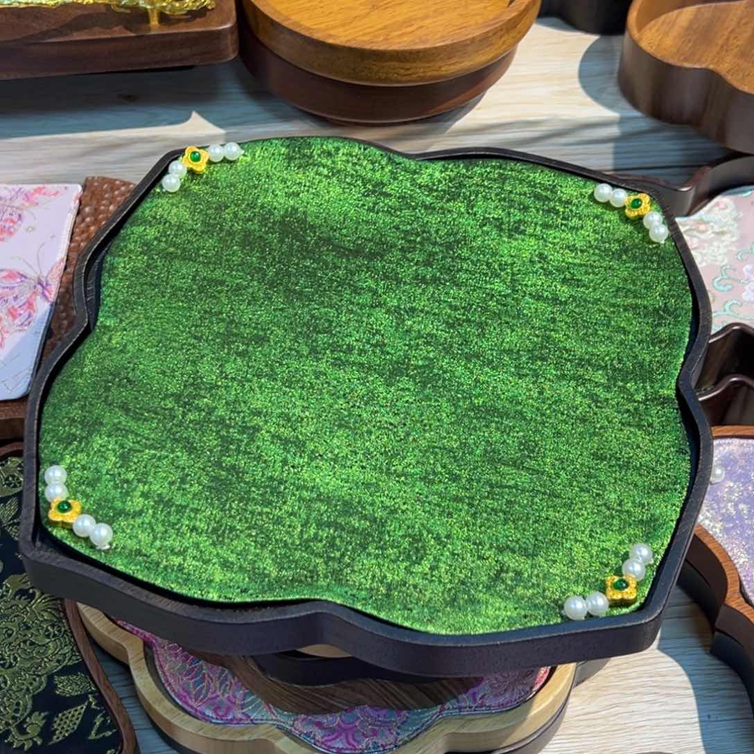 摆件?****四叶草壶承旋转