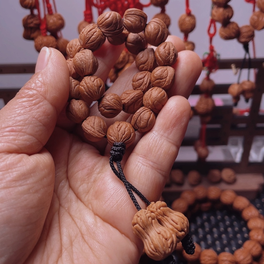 木质类龙纹桃枭手串