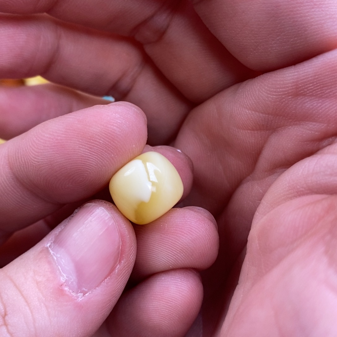 蜜蜡裸石未镶嵌大*配饰