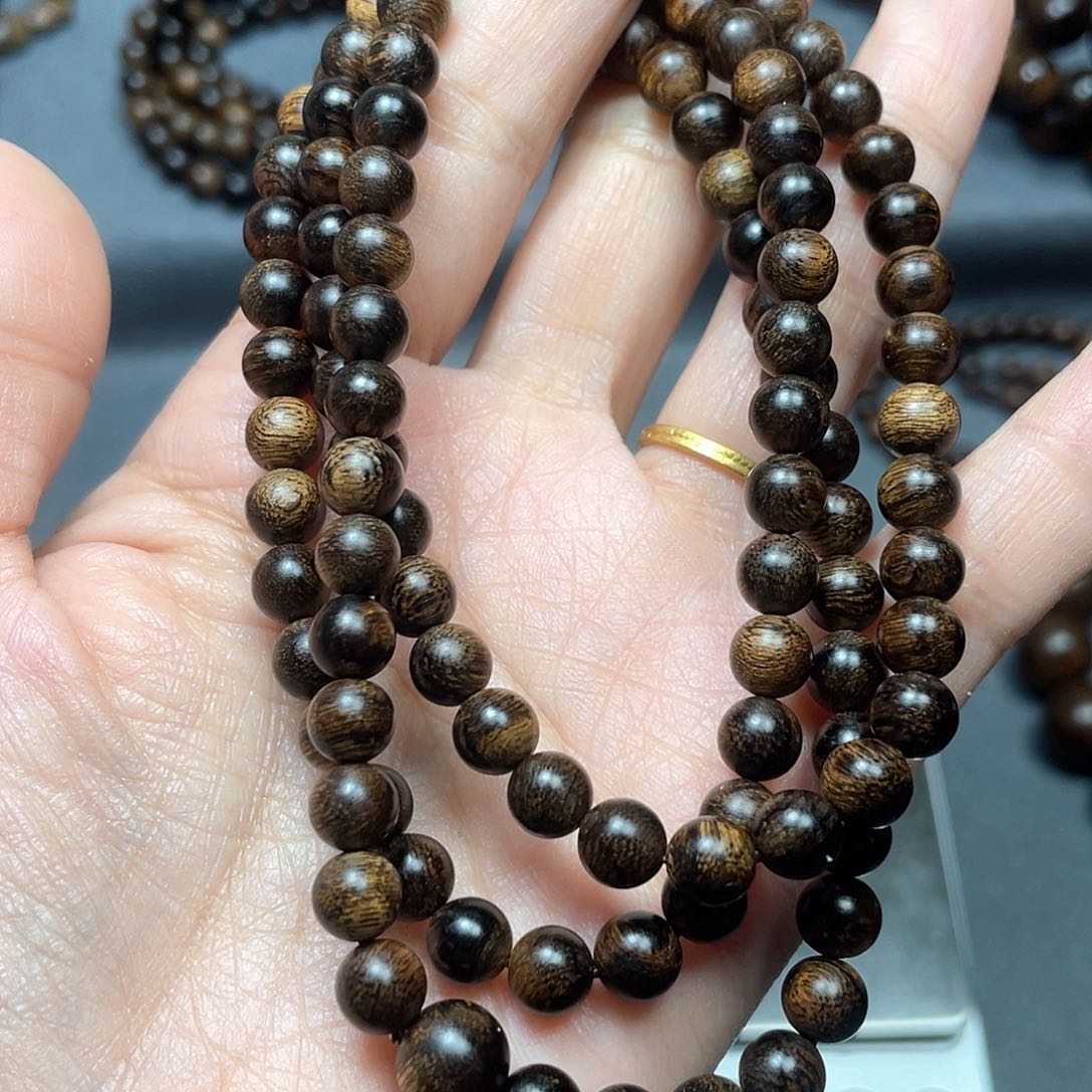 沉香手串白棋瘤疤0.6