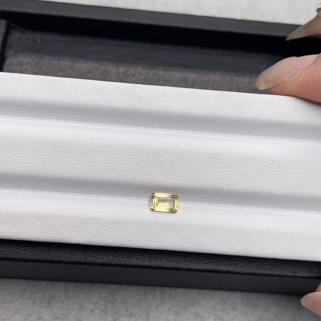 黄晶裸石未镶嵌方