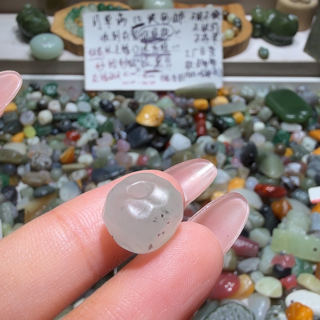 和田玉未镶嵌珠宝奇石