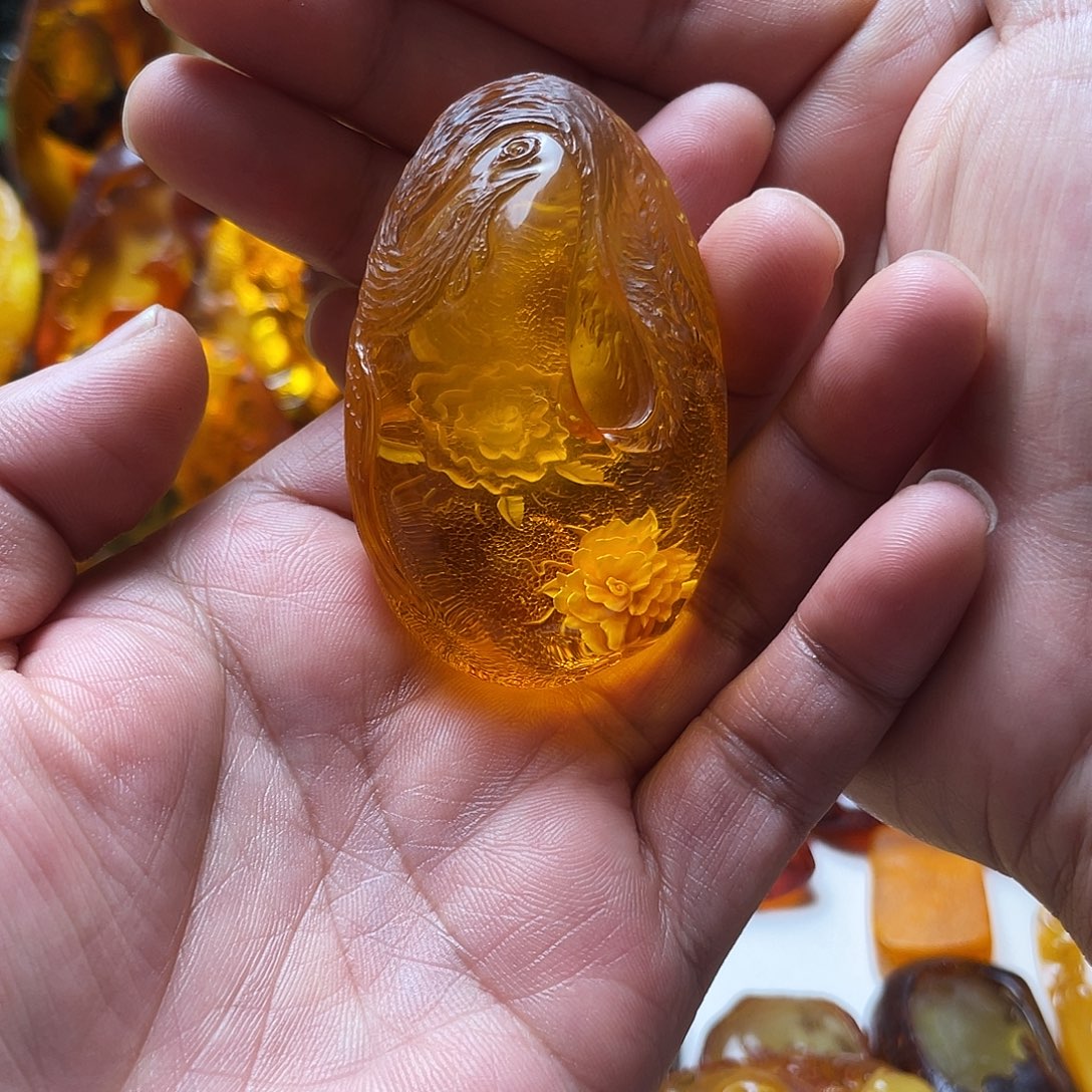 騳***琥珀未镶嵌裸石吊坠