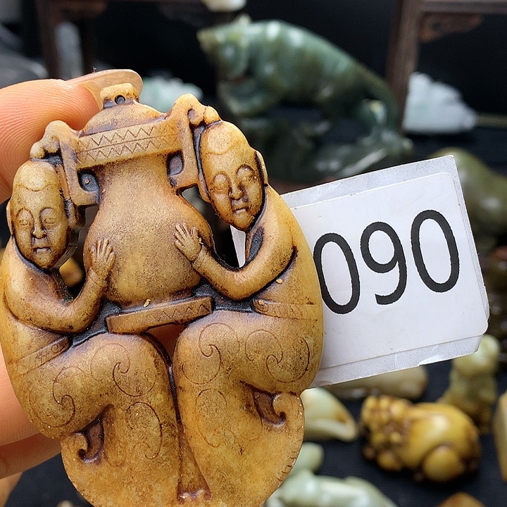 和田玉未镶嵌颈饰