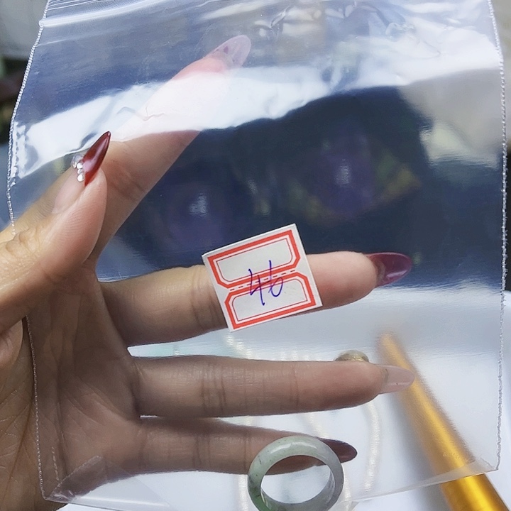 翡翠戒指未镶嵌，