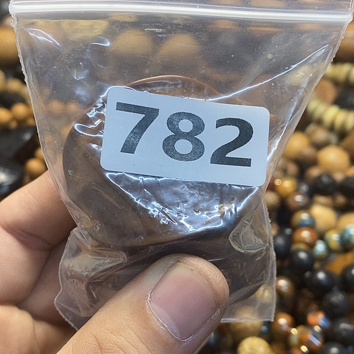 吊坠橄榄核红**心