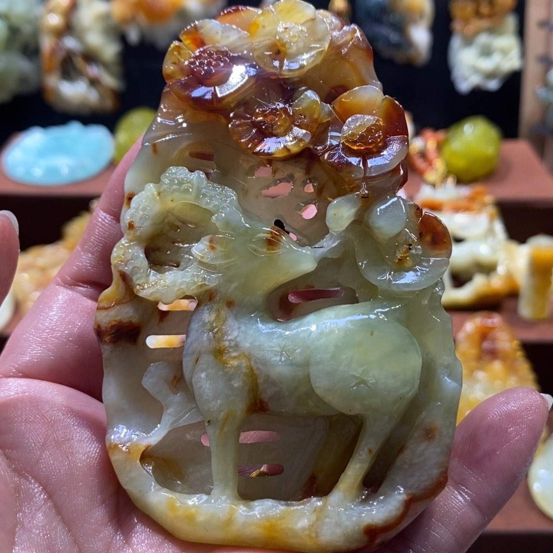 蛇纹石玉颈饰未镶嵌