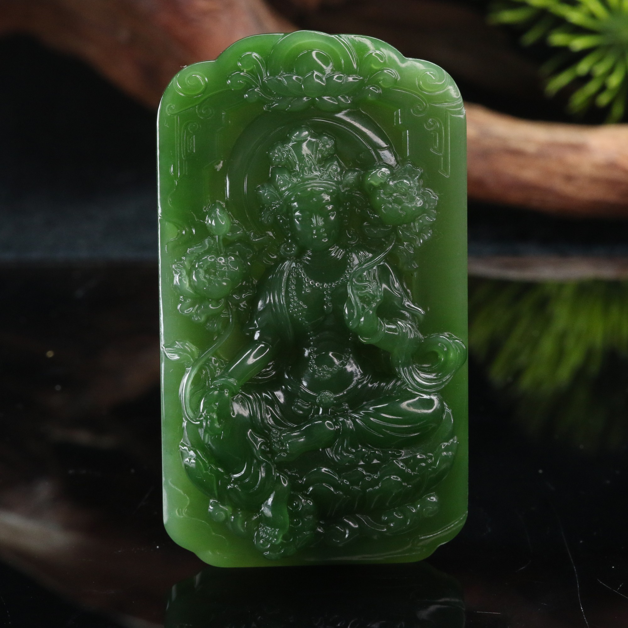 37和田玉俄七碧玉观音/402069上海嘉禾拍卖