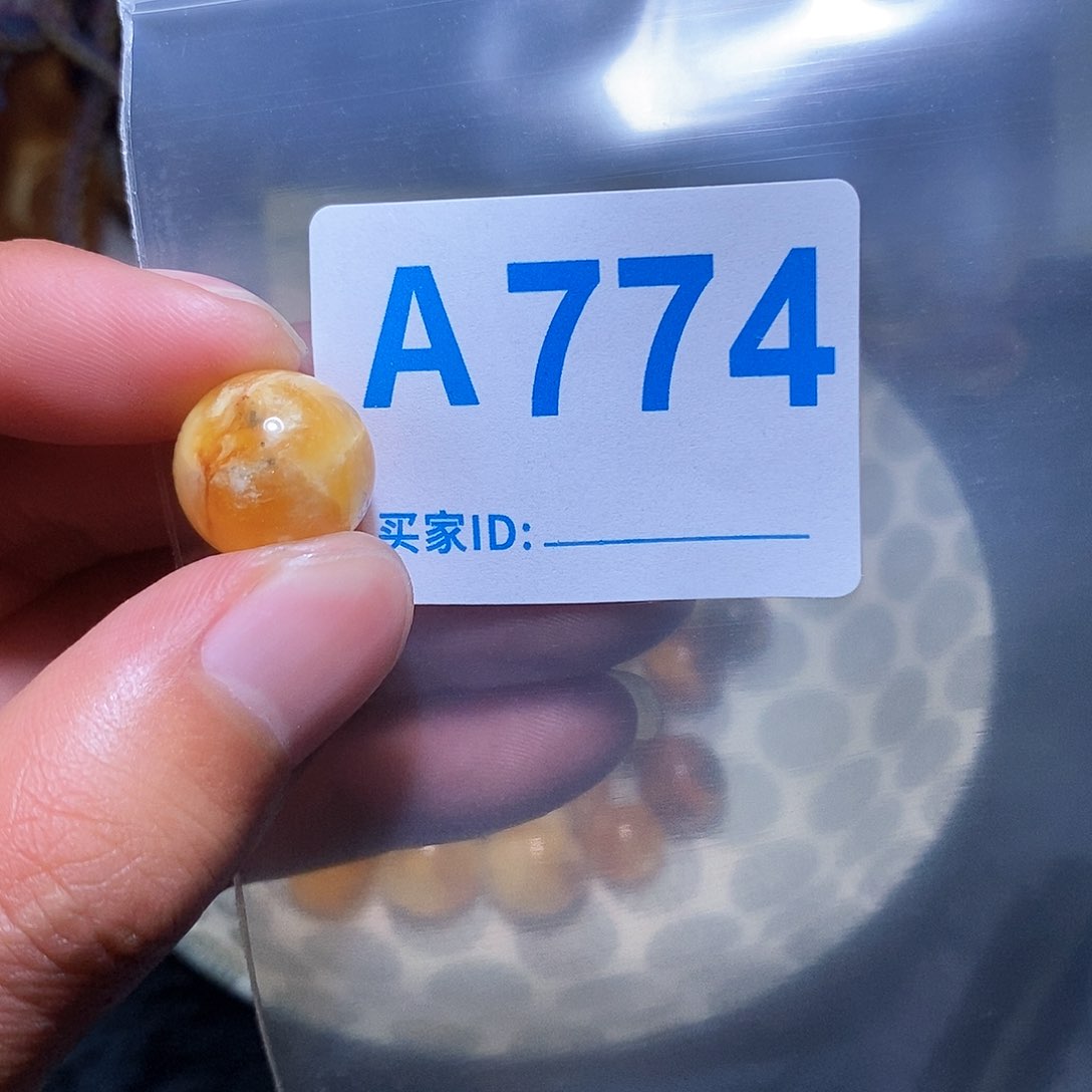 琥珀珠宝奇石未镶嵌闪****