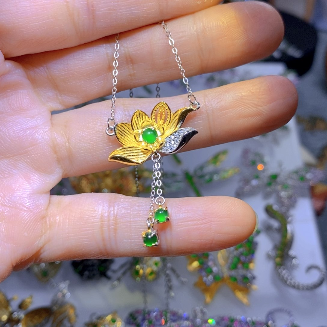 翡翠颈饰银S925镶嵌天然翡翠