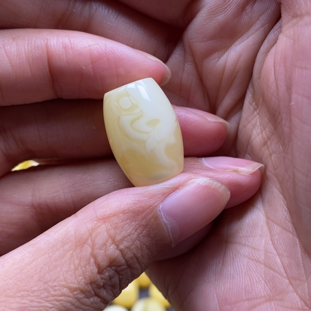 琥珀未镶嵌裸石蜜蜡