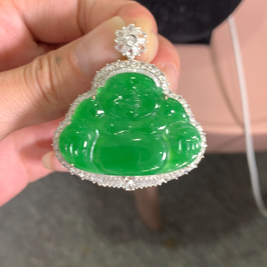 故***听翡翠18K金镶嵌颈饰翡翠