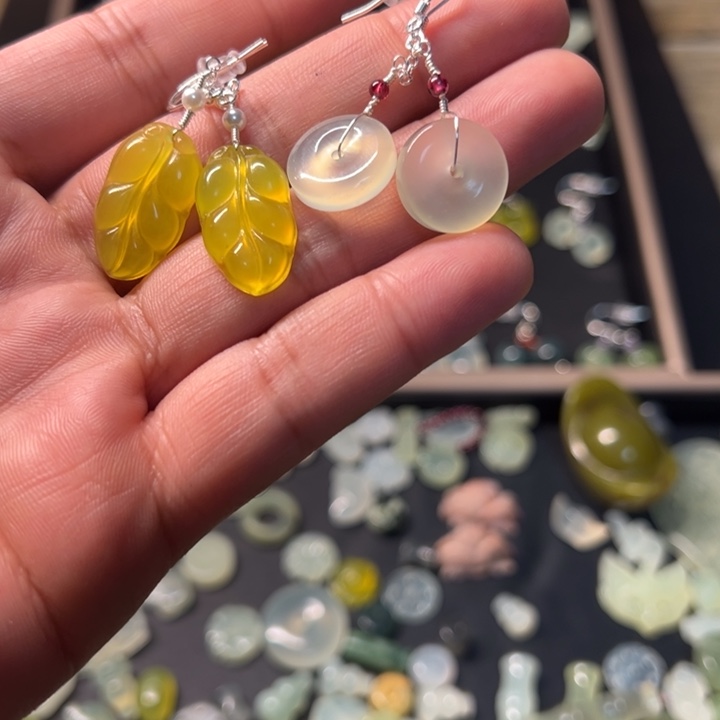 梦***分岫玉银S925镶嵌耳钉