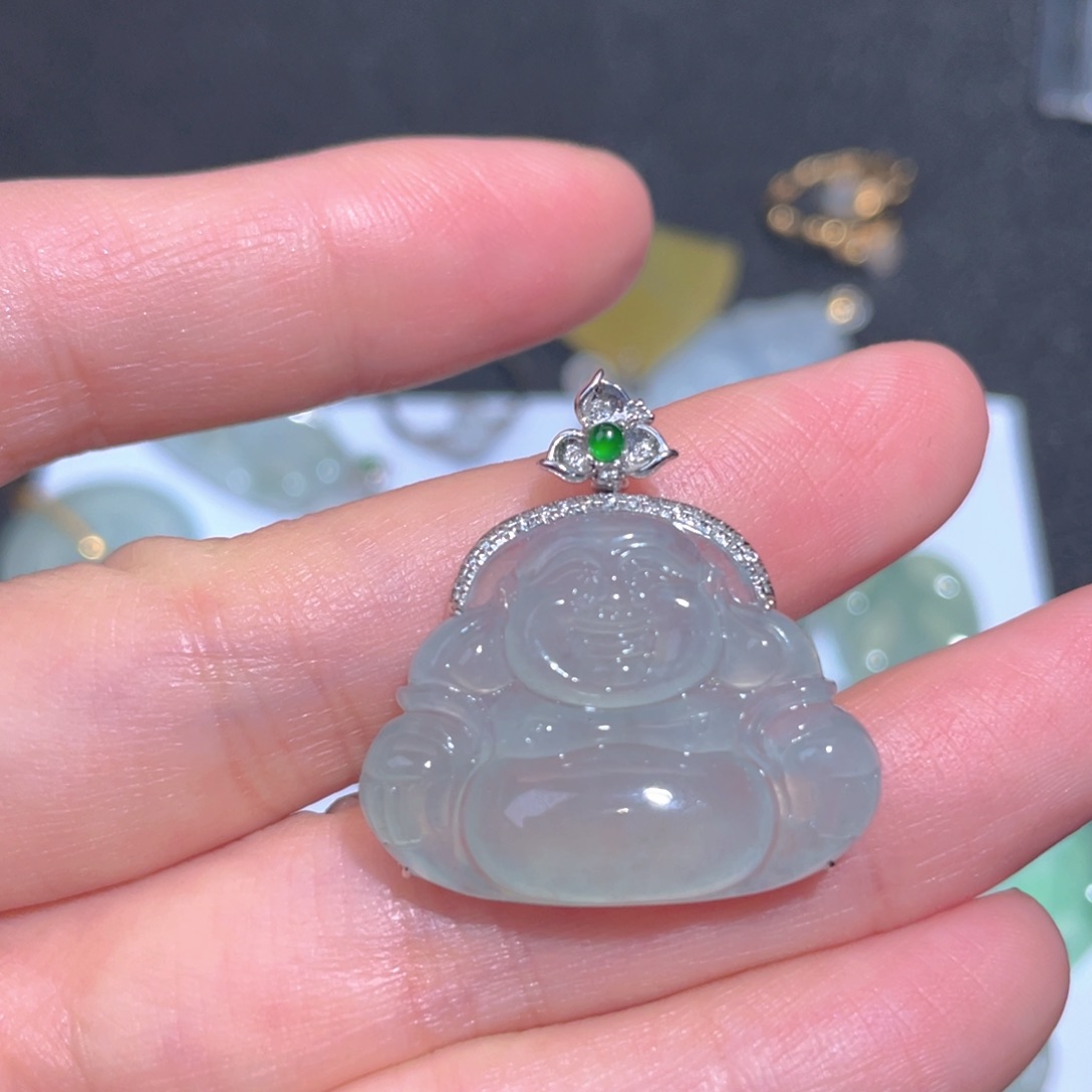 翡翠颈饰18K金镶嵌翡翠