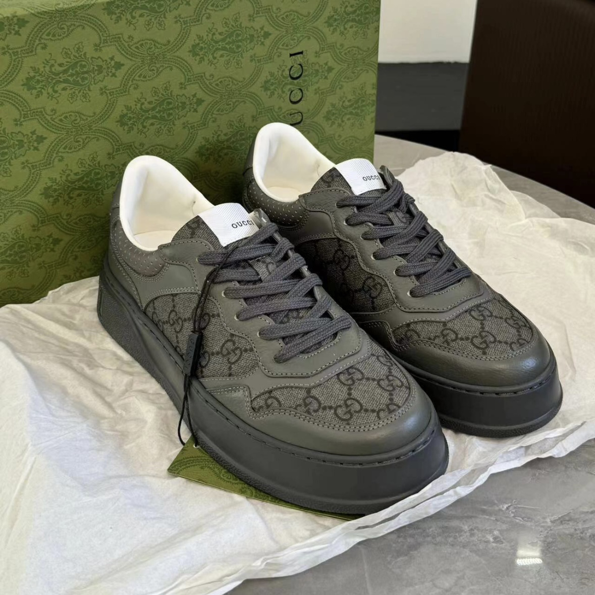 全新闲置古驰Gucci 灰色饼干鞋