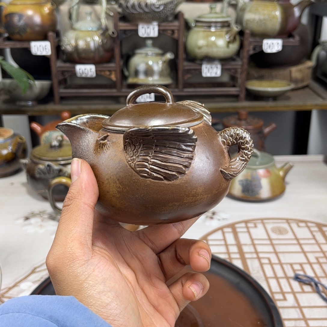 200cc白泥柴烧貔貅手抓壶