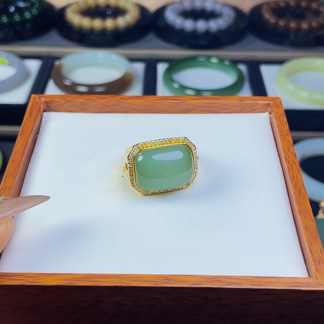 18K金镶嵌戒指和田玉·粉青男戒