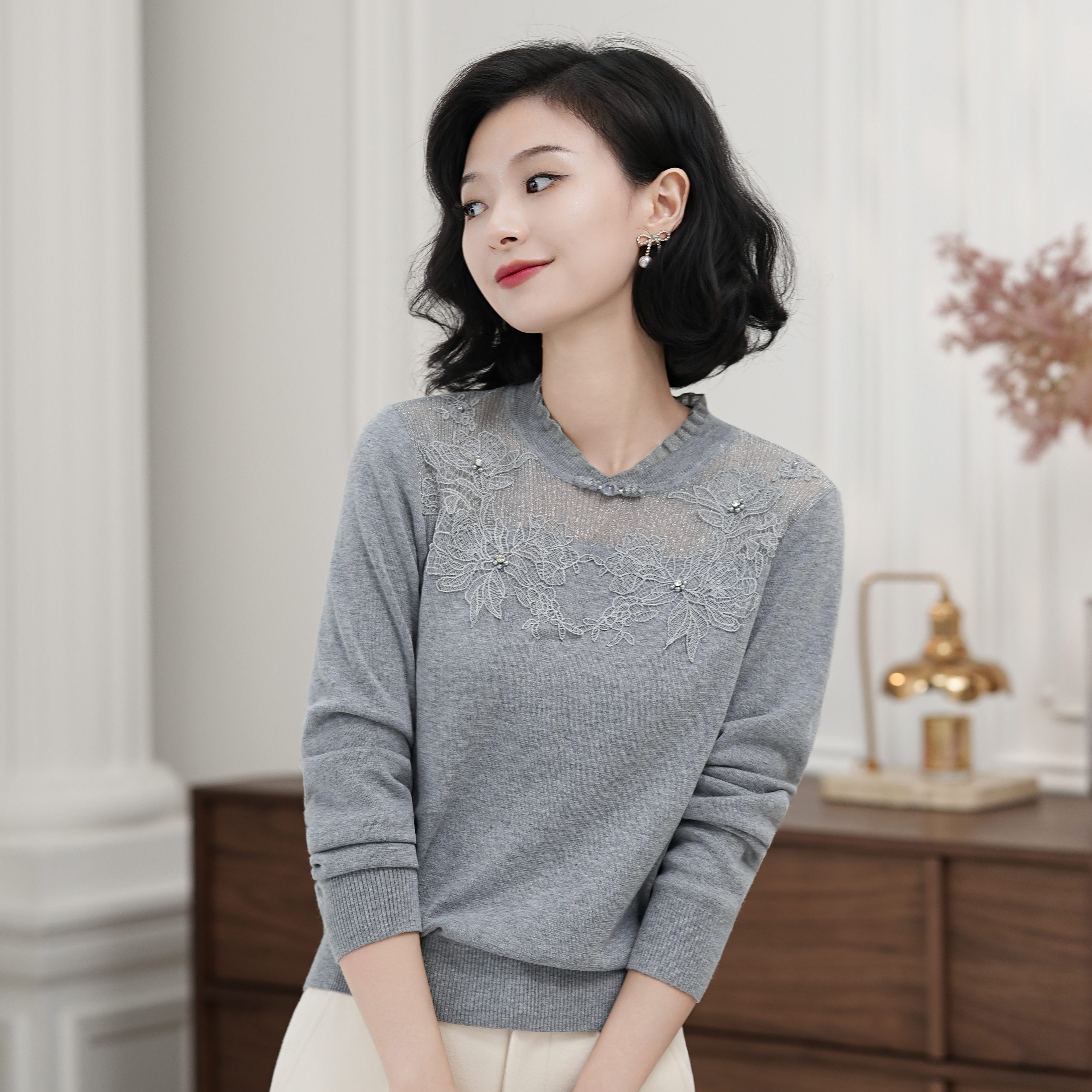 西子/【玉堂春影】丝毛新中式V领重工贴布刺绣灰色针织衫/MSXS232  