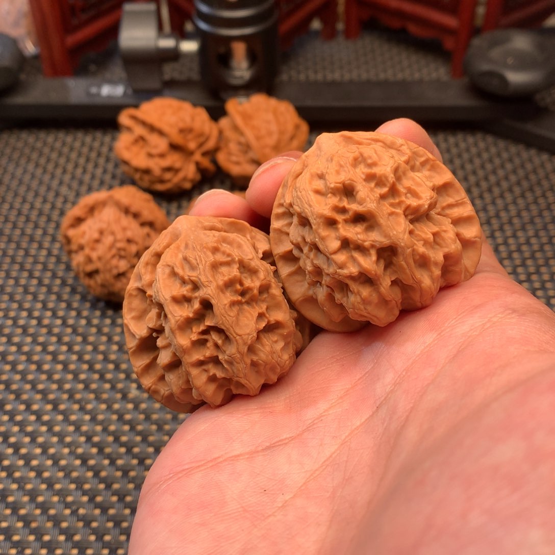 文玩核桃把件梨木台41