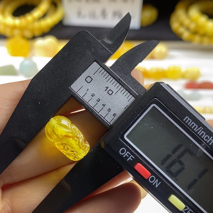 蜜蜡裸石未镶嵌微瑕