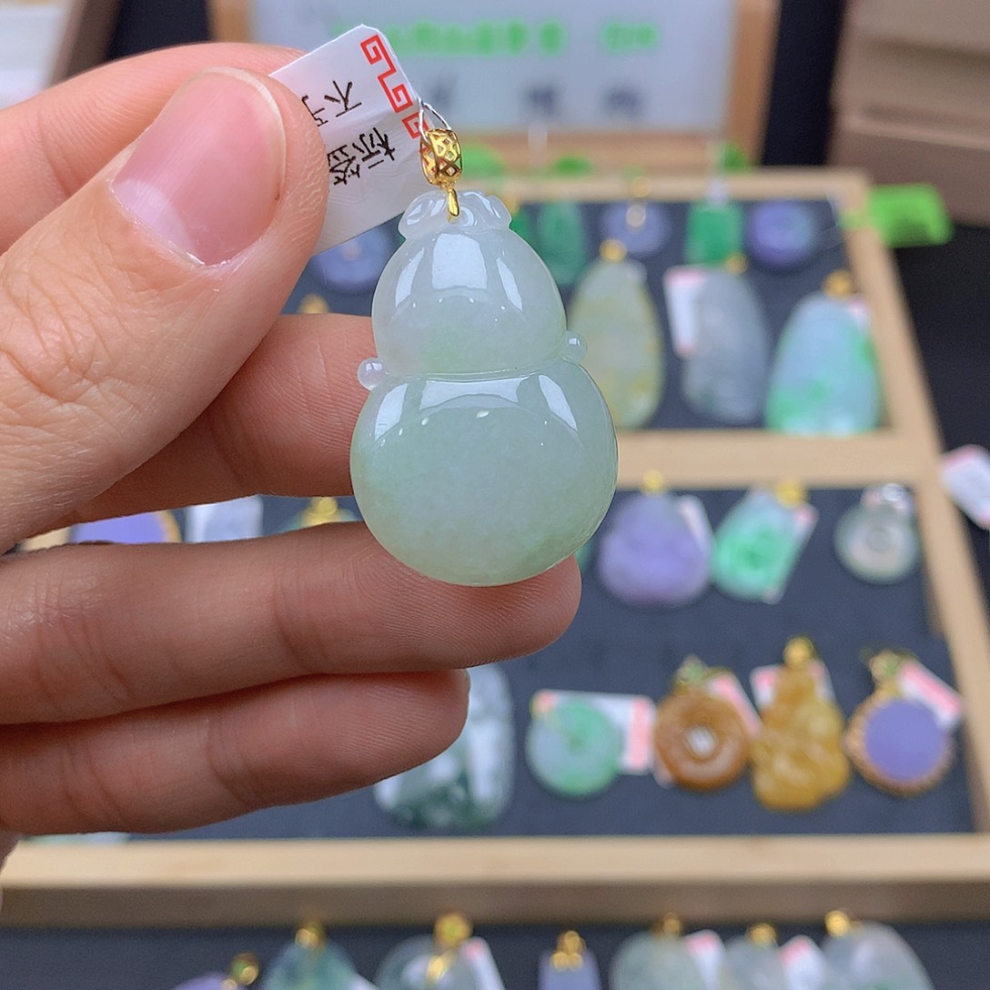 翡翠颈饰18K金镶嵌翡翠 