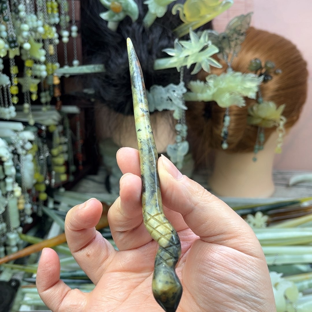 蛇纹石玉发饰未镶嵌长度17.5厘米左右