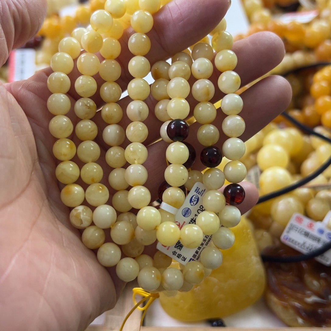 琥珀珠宝奇石未镶嵌