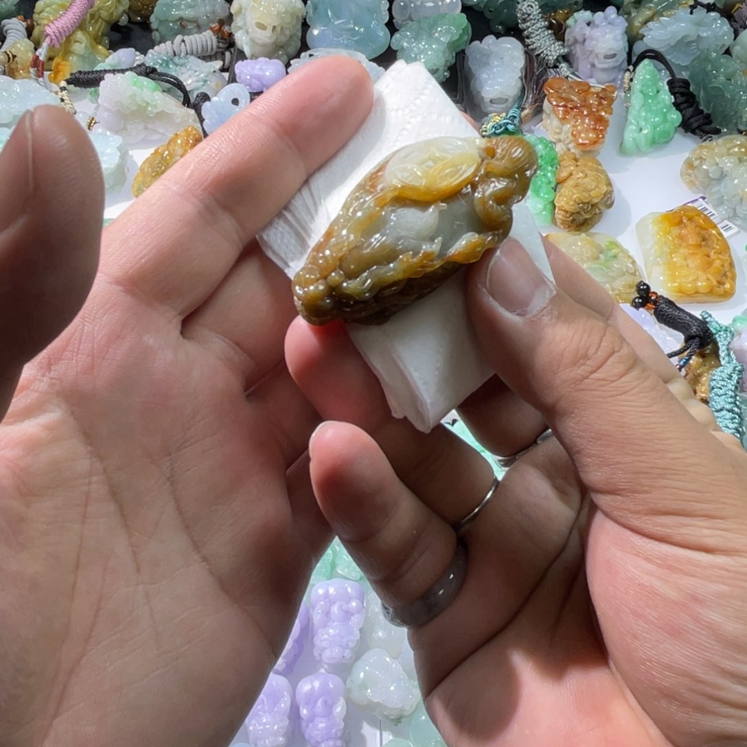 翡翠颈饰未镶嵌天然