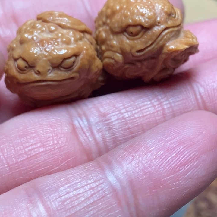 钱****核桃把件风味纯手工核桃雕刻小蛤蟆