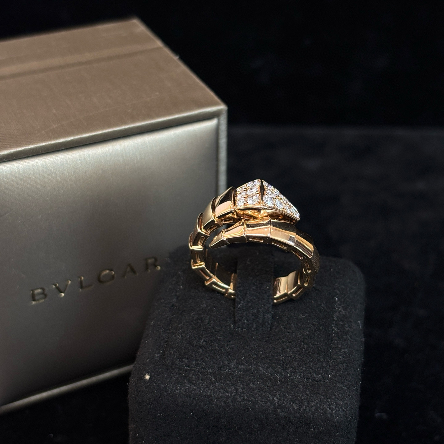 95新 BVLGARI/宝格丽 14镶钻蛇头戒指 18685