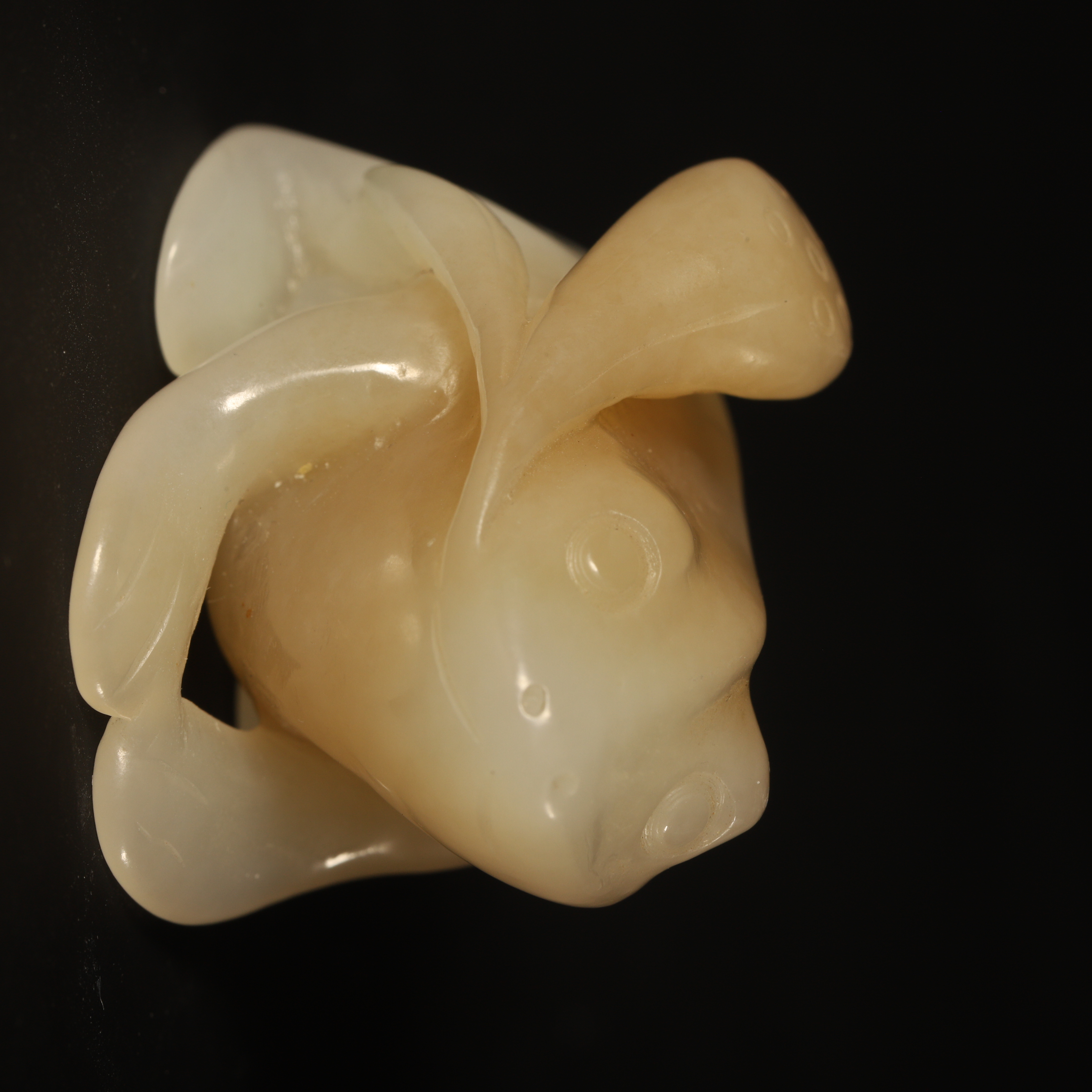 Lot35 清代和田玉金蟾把件