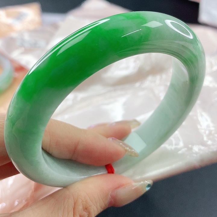 未镶嵌手镯翡翠，332