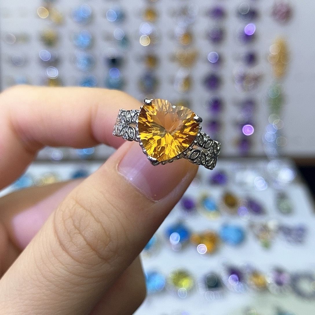 银S925镶嵌戒指黄晶（一物一证）