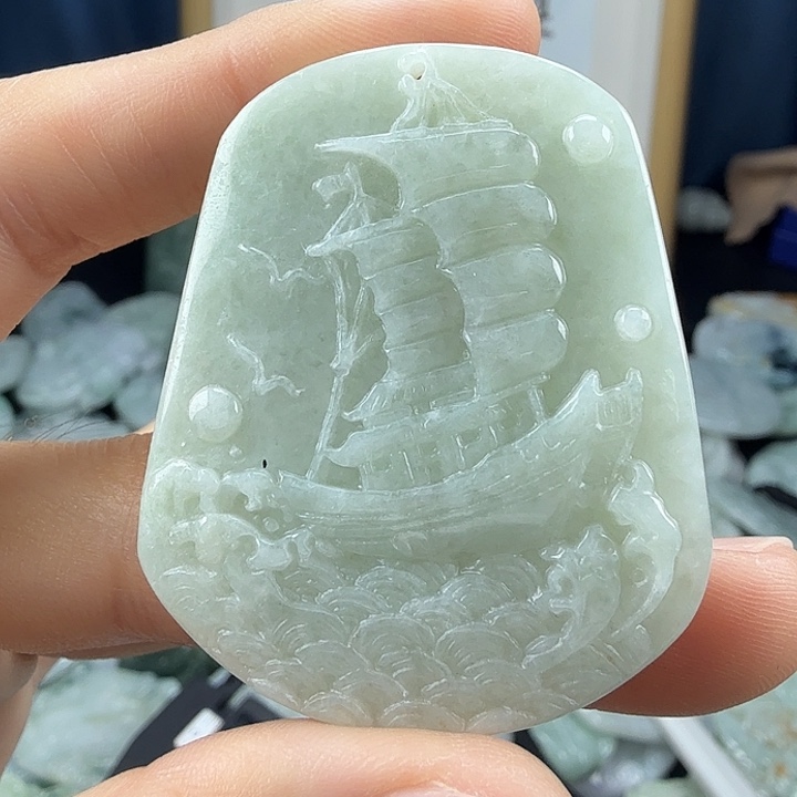 翡翠未镶嵌颈饰翡翠