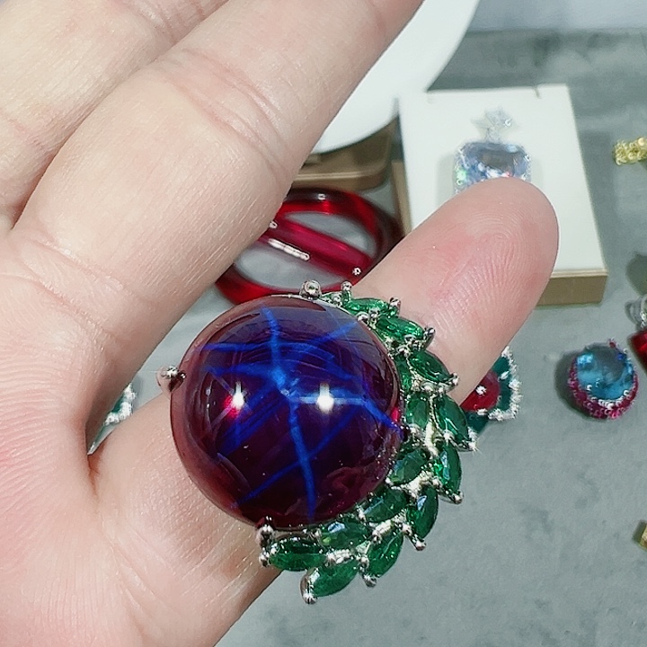 红宝石颈饰未镶嵌