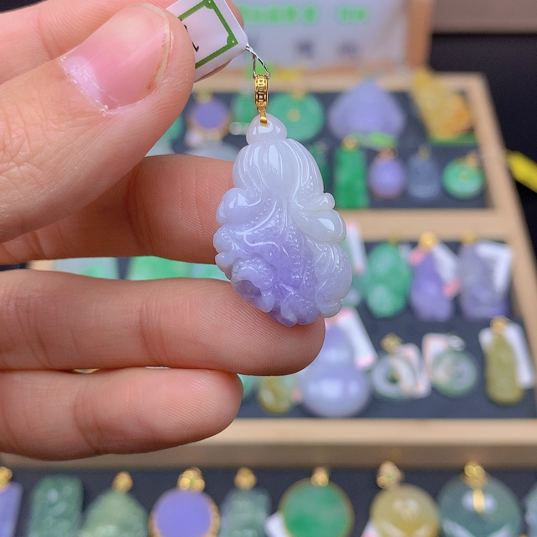 翡翠颈饰18K金镶嵌翡翠