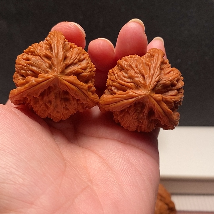 四***惑文玩核桃吊坠白奔