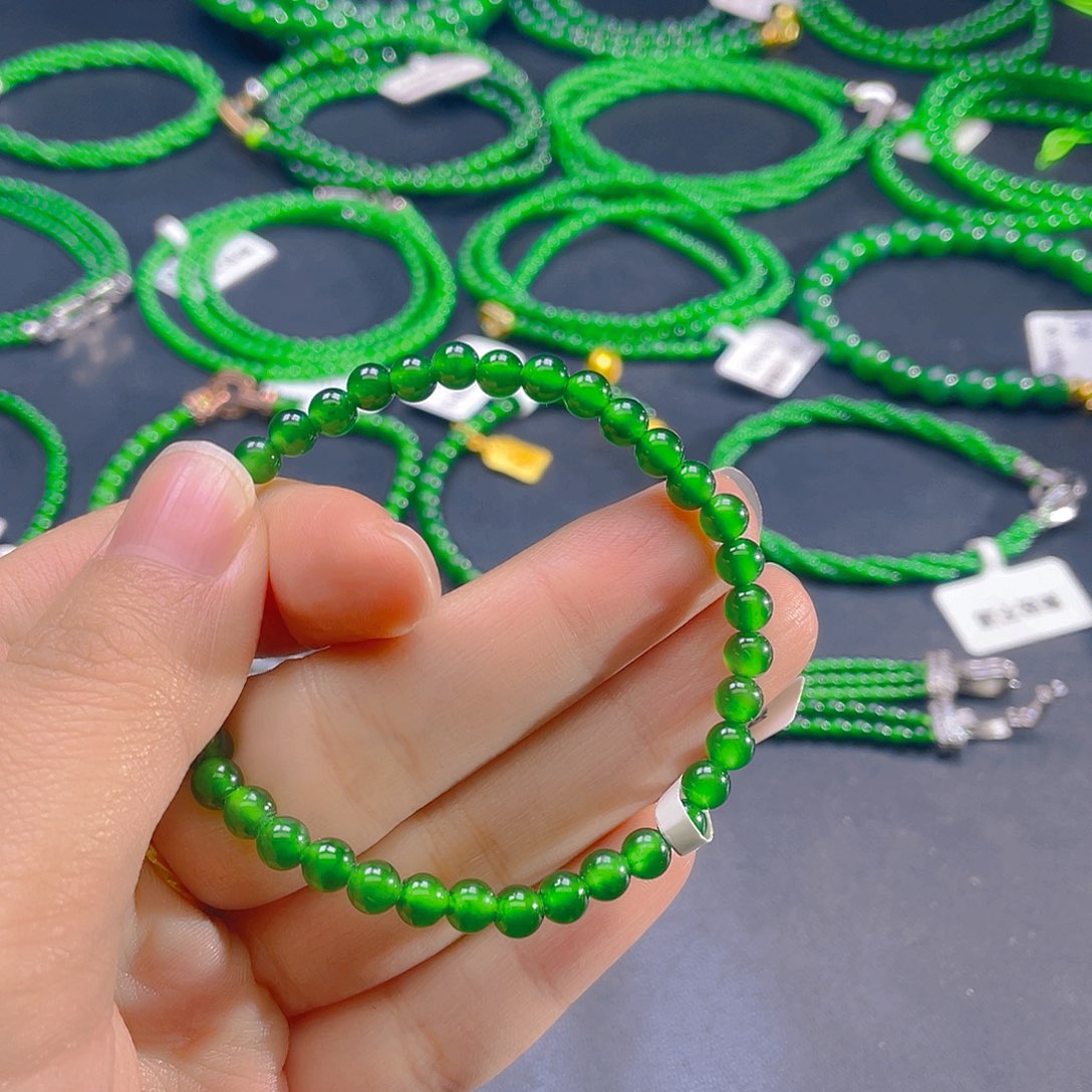 翡翠未镶嵌颈饰卡5