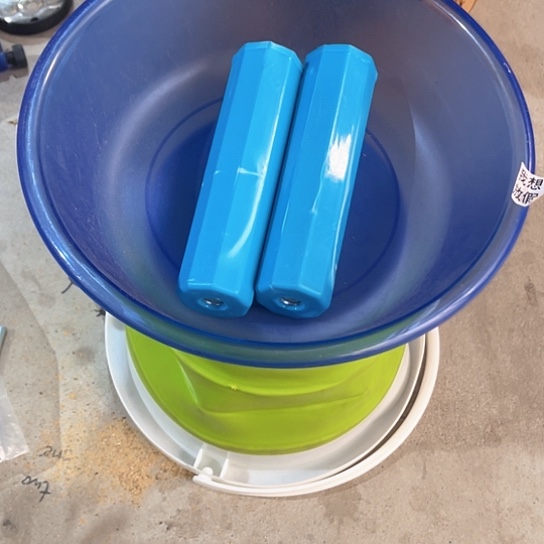 立杆器拍一发三个。     