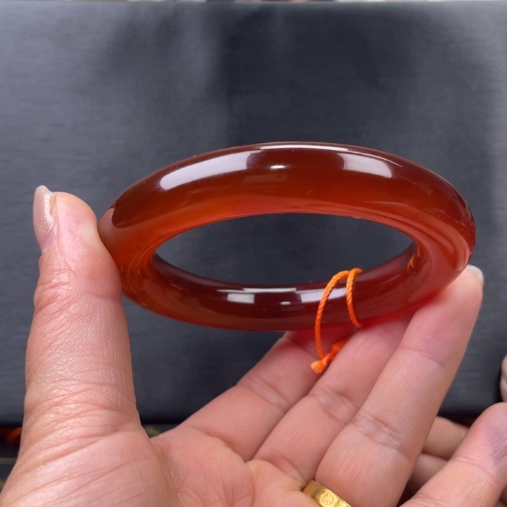 玛瑙/玉髓未镶嵌手镯58.7