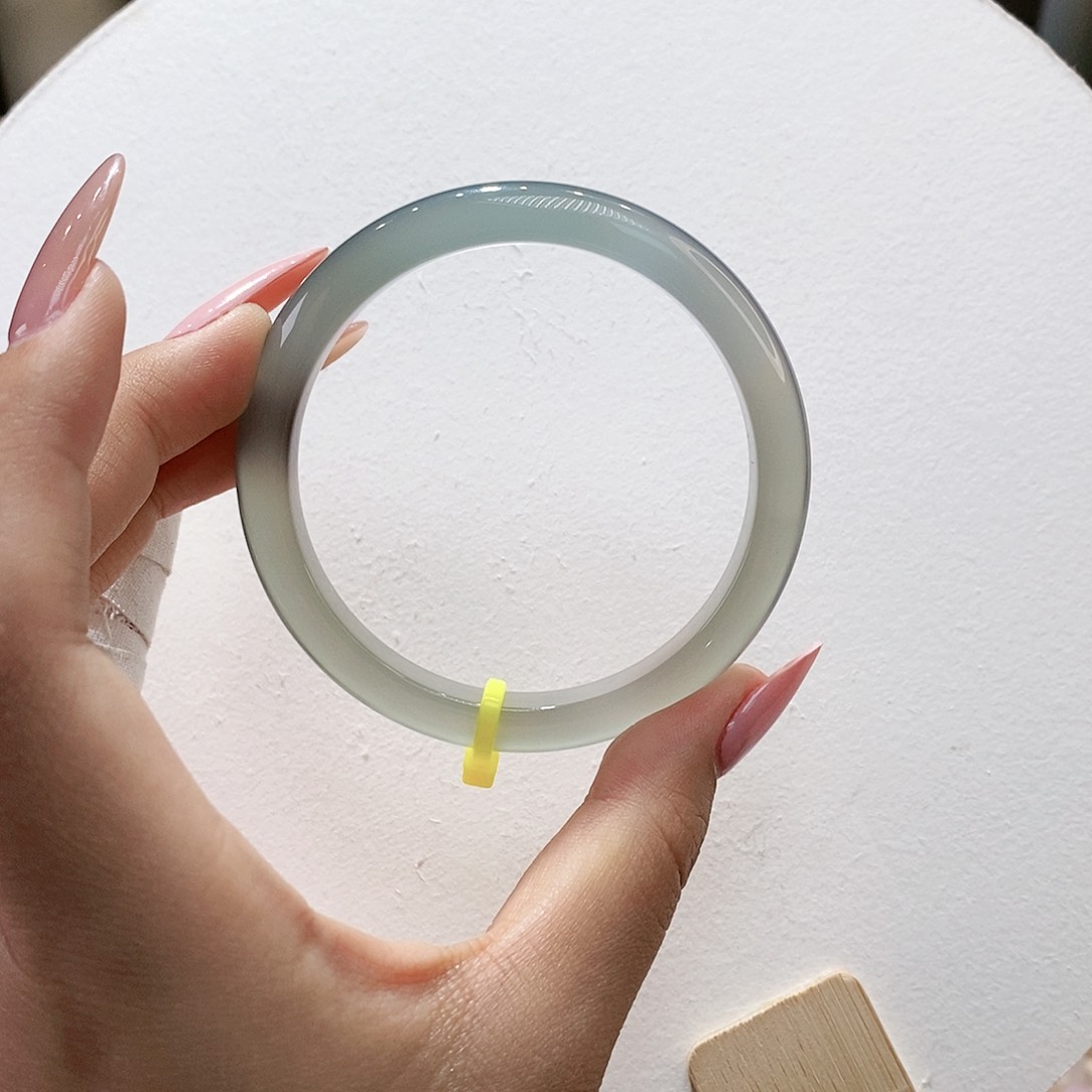 手镯玛瑙/玉髓未镶嵌57.8