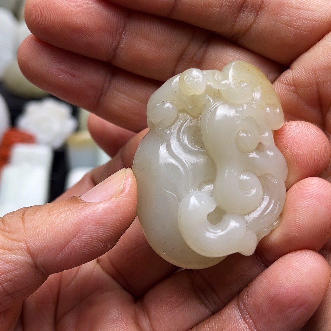 和田玉颈饰未镶嵌