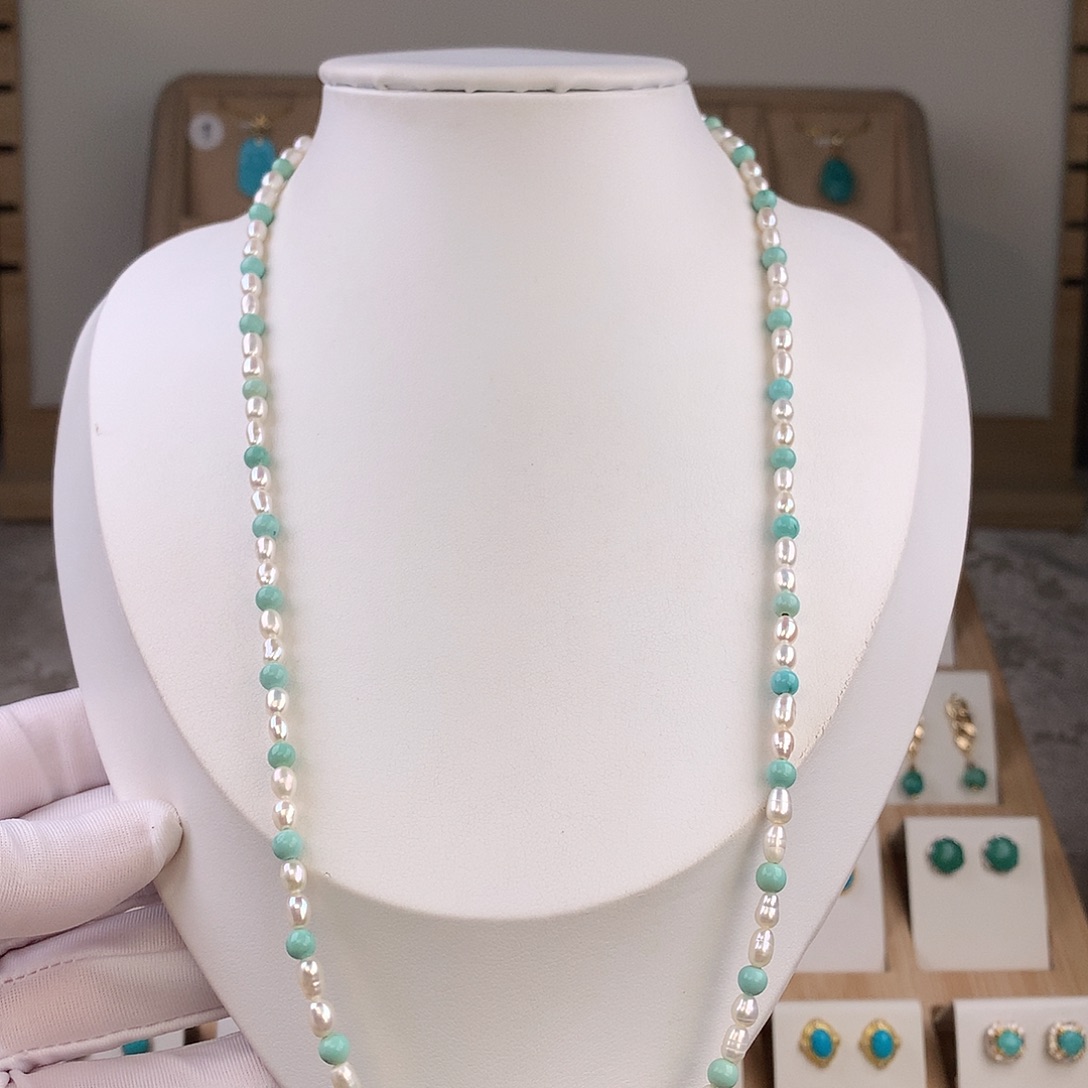 绿松石未镶嵌颈饰