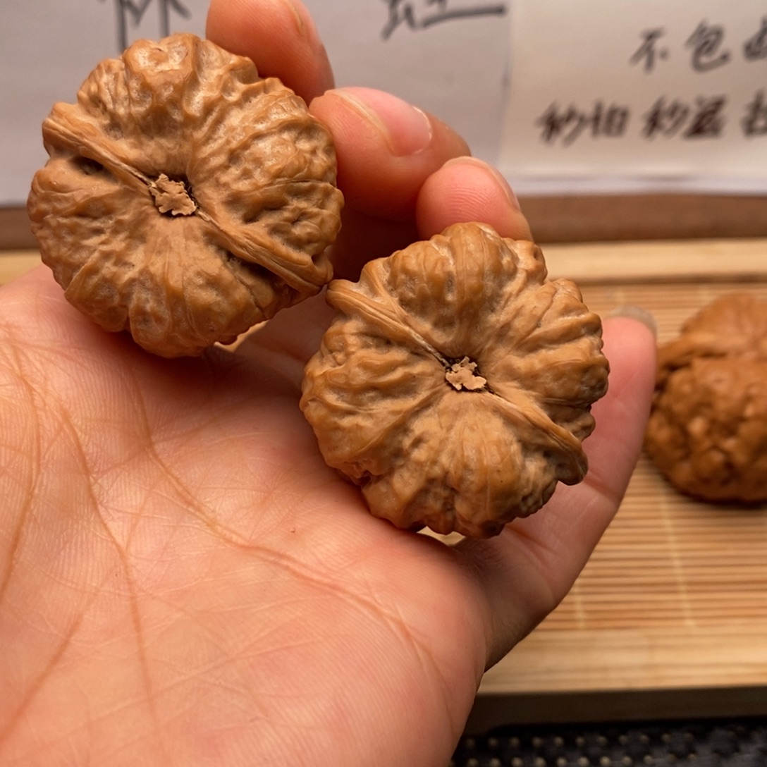 k***r文玩核桃把件全品边37左右