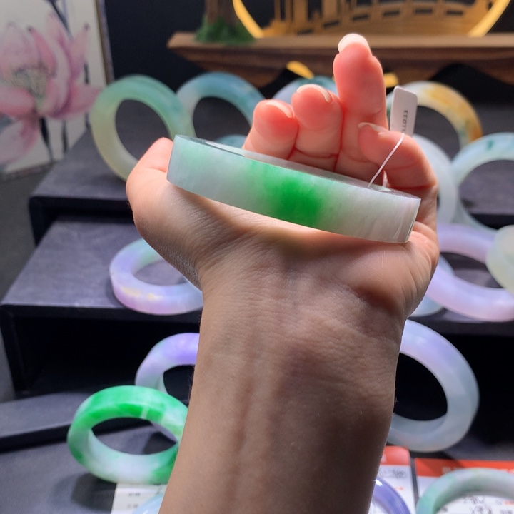 我***2定制翡翠翡翠手镯未镶嵌