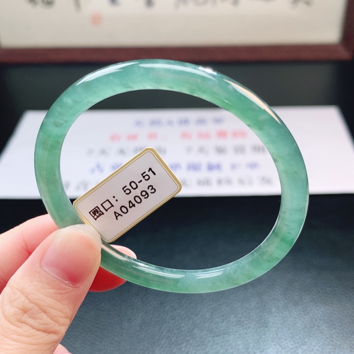 翡翠未镶嵌手镯翡翠手镯81