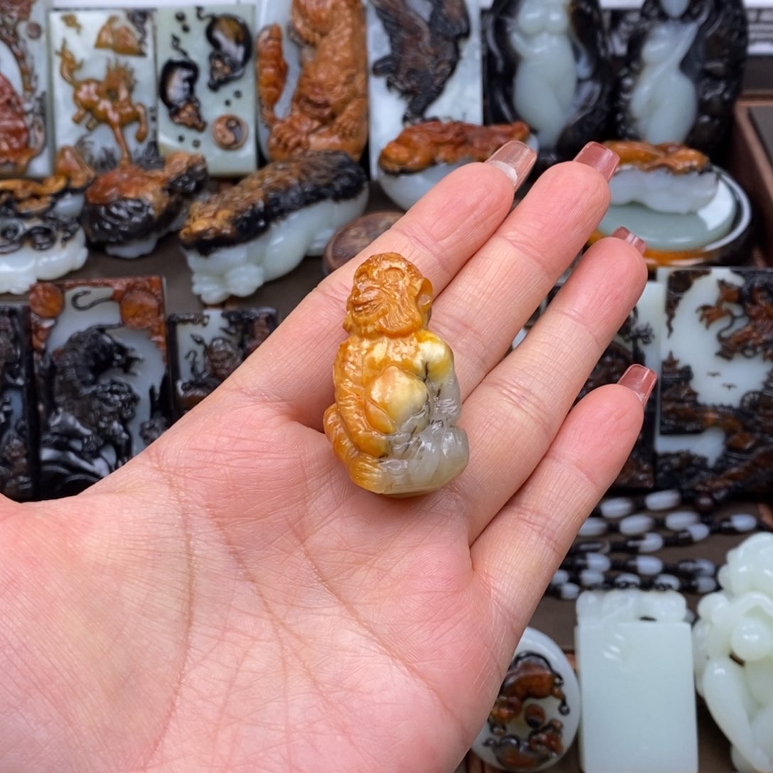 颈饰未镶嵌和田玉