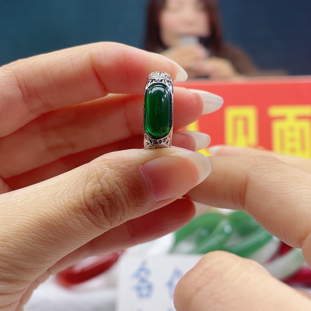 【闪购商品】石英质玉戒指未镶嵌